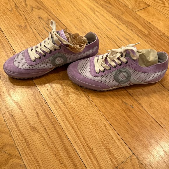 Aro Sneaker in Size 41 NEW NEVER WORN. - Picture 2 of 8